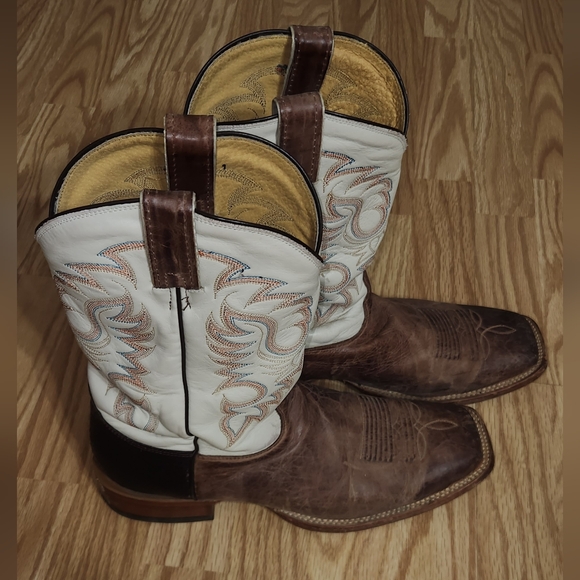Nocona Boots - Picture 1 of 2
